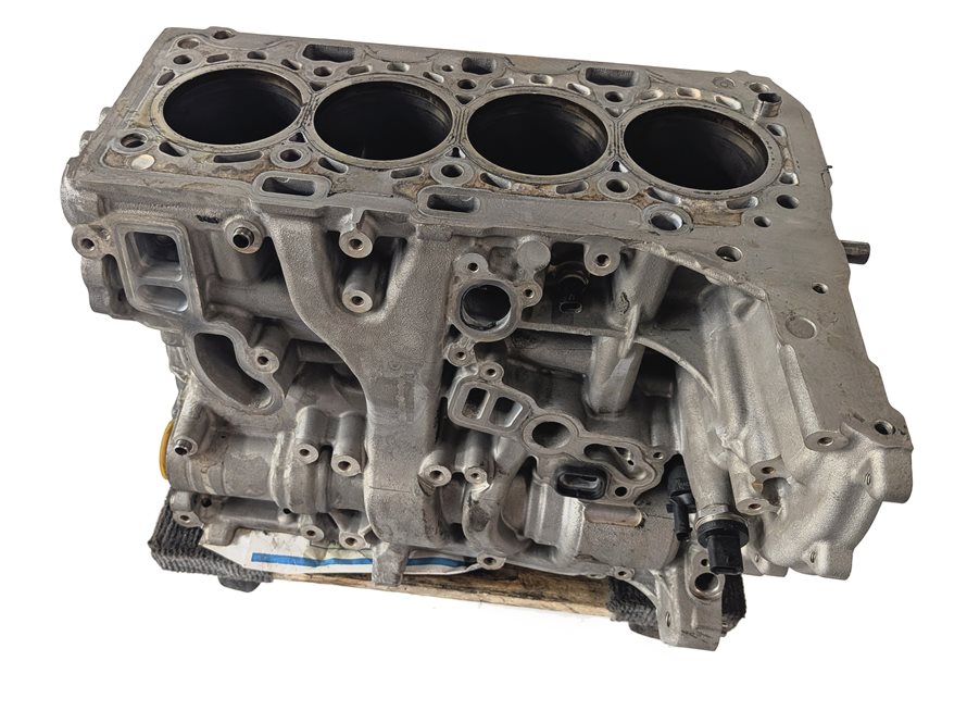 Thumbnail 4: 2016-2017 BMW 330E (F30) 2.0L B48B20A ENGINE MOTOR BARE CYLINDER BLOCK CRANKCASE