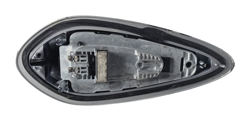 Thumbnail 6: 2017 BMW 330E (F30) SHARK FIN ANTENNA TELEMATICS COMMUNICATION MODULE (Silver)