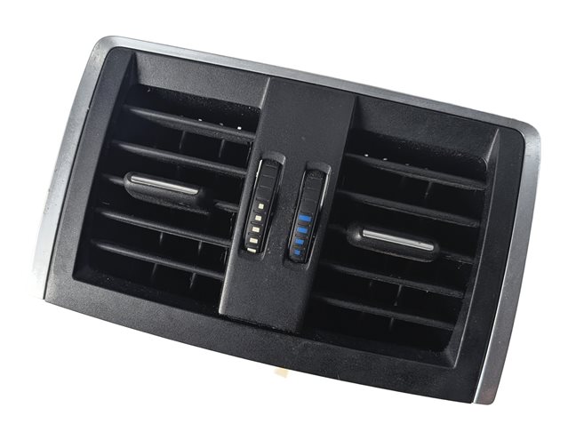 Thumbnail 2: 2017 BMW 330E (F30) REAR CENTER CONSOLE HEAT AIR AC VENT (Black)