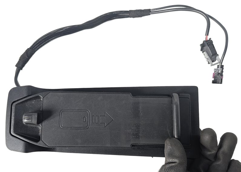 Thumbnail 4: 2017 BMW 330E (F30) CELL PHONE SNAP IN ADAPTER CRADLE HOLDER w/WIRES