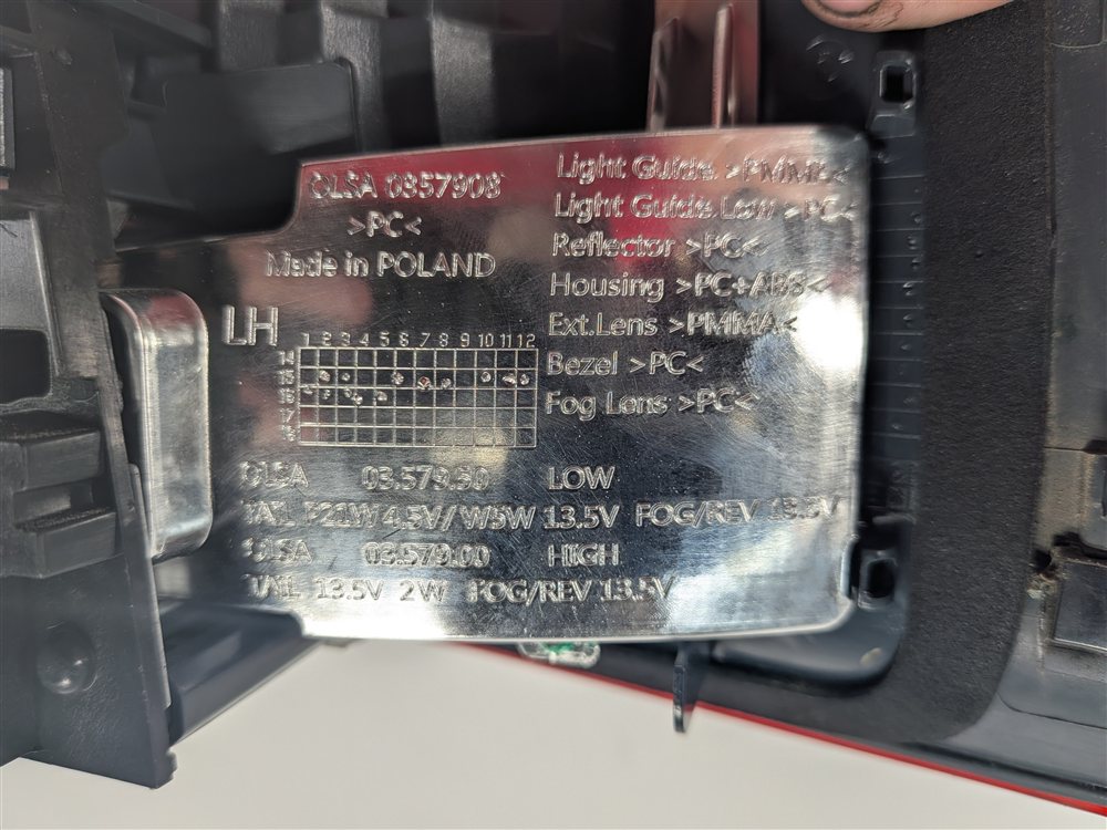 Thumbnail 8: 2016-2019 BMW X1 (F48) REAR LEFT INNER TAILLIGHT (FITS MODELS w/ LED HEADLIGHTS)