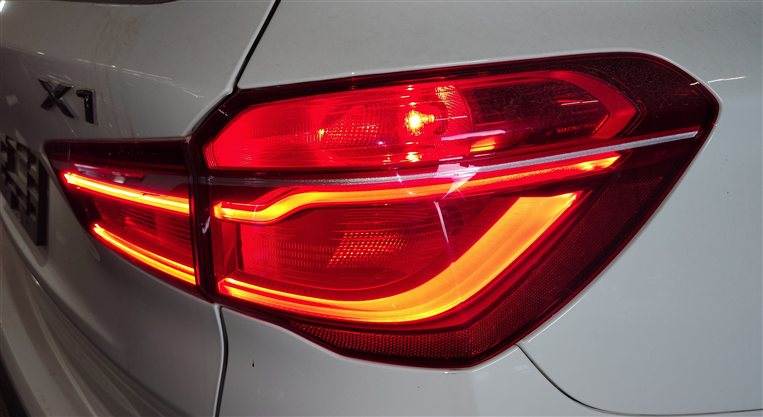 Thumbnail 2: 16-19 BMW X1 (F48) REAR RIGHT INNER TAILLIGHT (FITS MODELS w/ LED HEADLIGHTS)