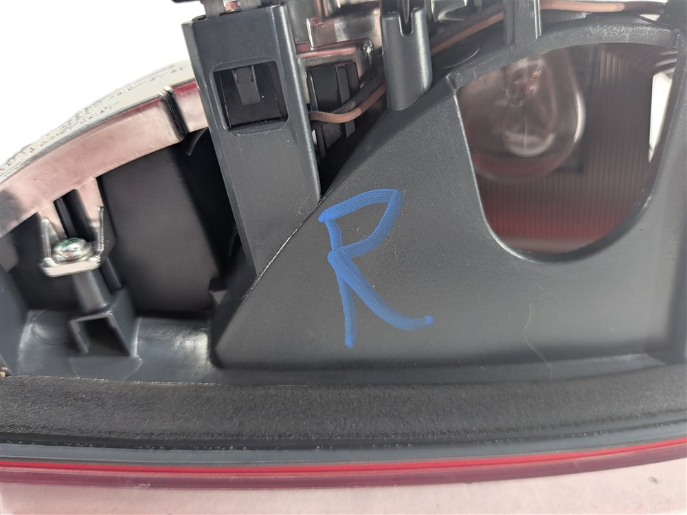 Thumbnail 6: 16-19 BMW X1 (F48) REAR RIGHT INNER TAILLIGHT (FITS MODELS w/ LED HEADLIGHTS)