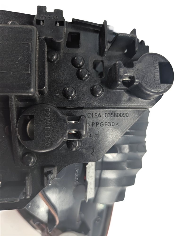 Thumbnail 8: 16-19 BMW X1 (F48) REAR RIGHT INNER TAILLIGHT (FITS MODELS w/ LED HEADLIGHTS)