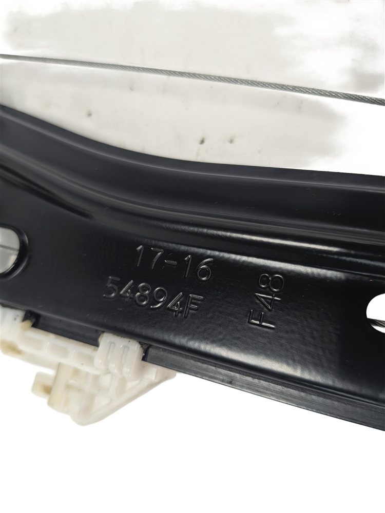 Thumbnail 8: 2016-2021 BMW X1 (F48) RIGHT FRONT PASSENGER DOOR WINDOW REGULATOR w/ MOTOR