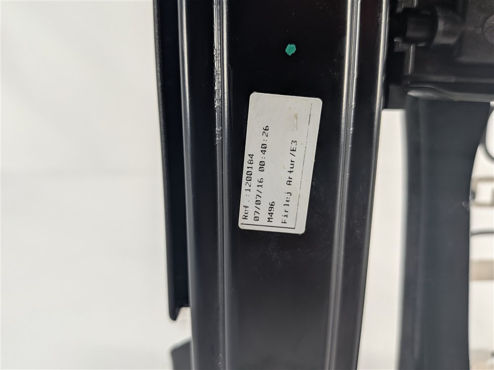Thumbnail 7: 16-19 BMW X1 (F48) FRONT RIGHT STANDARD PASSENGER SEAT TRACK w/ ADJUST MOTORS