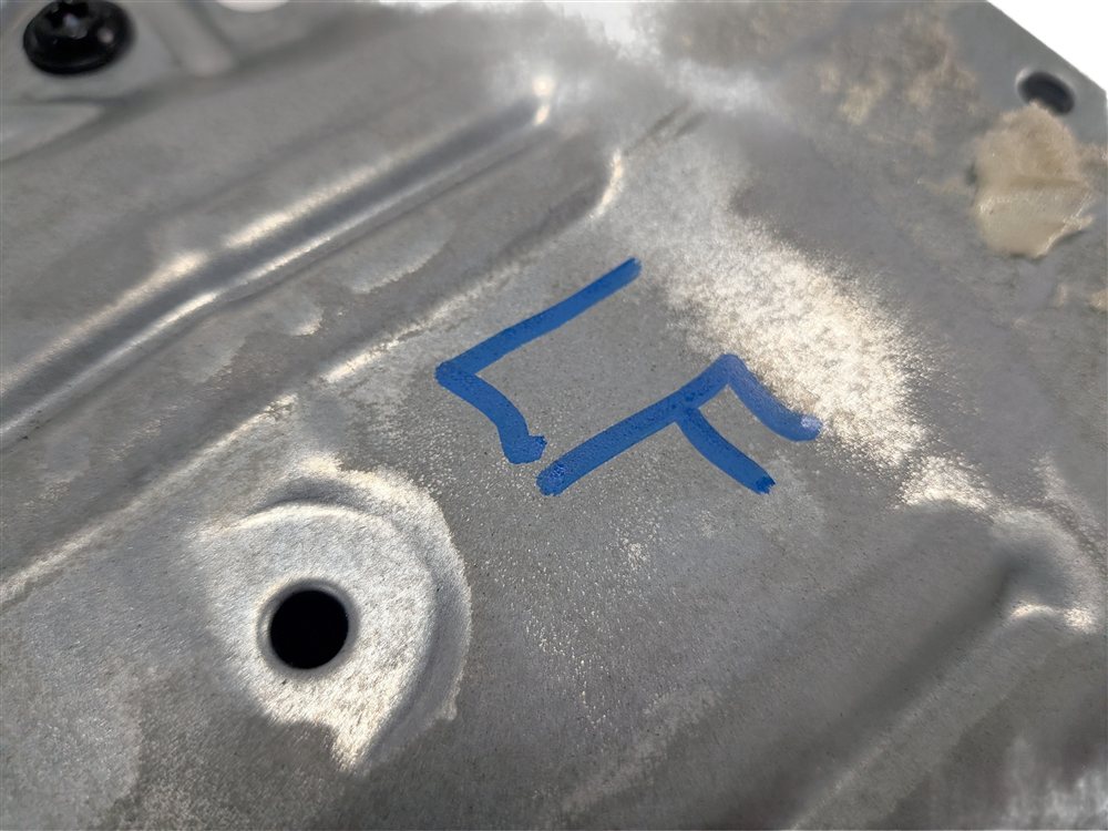 Thumbnail 10: 16-19 BMW X1 (F48) FRONT RIGHT STANDARD PASSENGER SEAT TRACK w/ ADJUST MOTORS