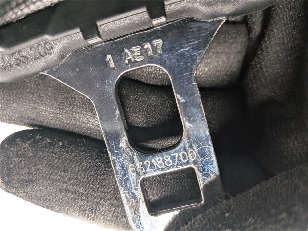 Thumbnail 8: 2016-2021 BMW X1 X2 (F39 F48) RIGHT FRONT PASSENGER SEATBELT RETRACTOR (Black)