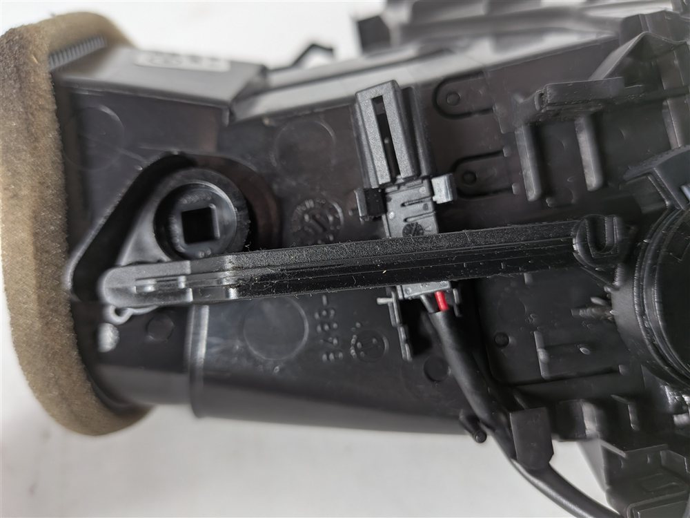 Thumbnail 8: 2012 AUDI S5 B8 8T FRONT RIGHT PASSENGER DASH HEAT AIR AC VENT GRILLE (Black)