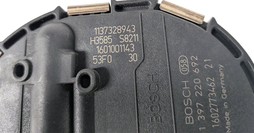 Thumbnail 8: 15-18 AUDI A3 S3 RS3 (8V) FRONT WINDSHIELD WIPER MOTOR