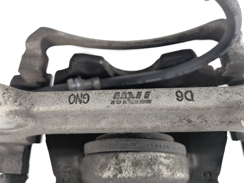 Thumbnail 5: 2015-2024 AUDI A3 S3 VW PASSAT (8V) FRONT RIGHT BRAKE CALIPER