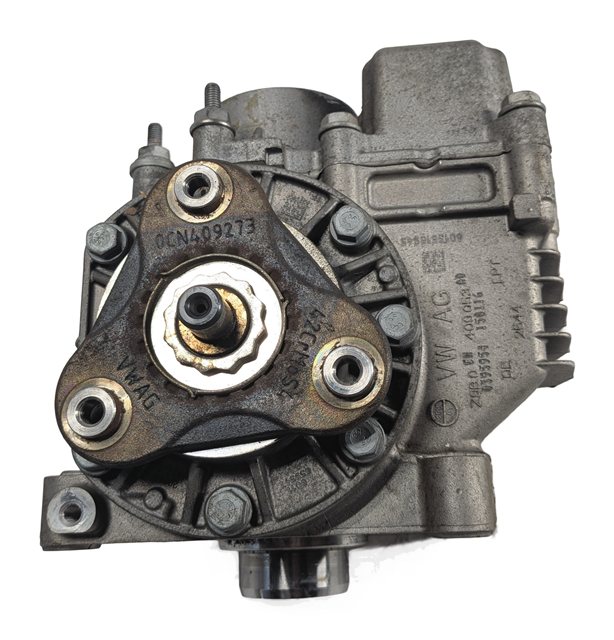 Thumbnail 6: 2016-2018 AUDI A3 (8V) QUATTRO AWD FRONT TRANSFER CASE ANGLE GEAR DRIVE
