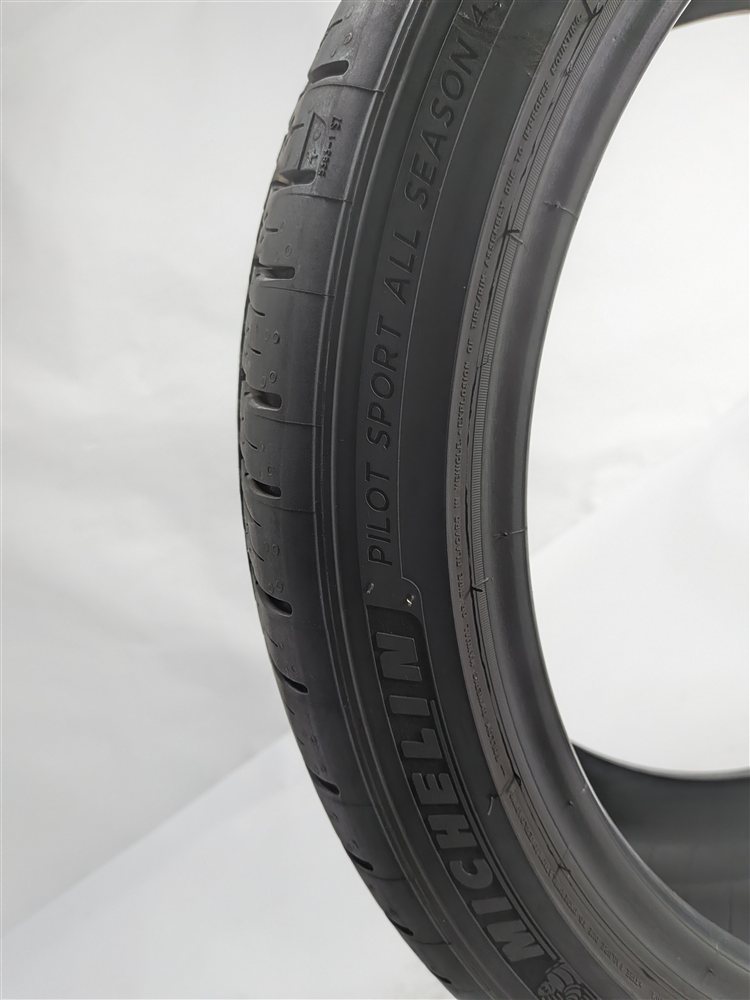 Thumbnail 5: MICHELIN PILOT SPORT ALL SEASON 4 225/40ZR18 92Y XL 8/32 DOT 0826 TIRE