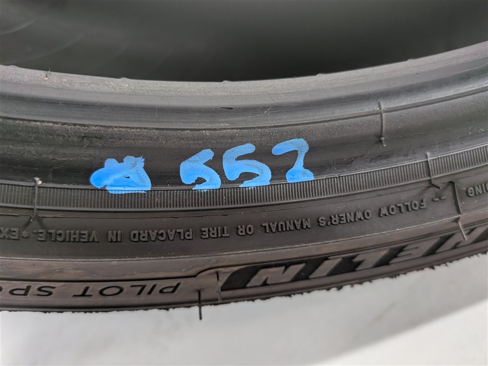 Thumbnail 6: MICHELIN PILOT SPORT ALL SEASON 4 225/40ZR18 92Y XL 8/32 DOT 0826 TIRE