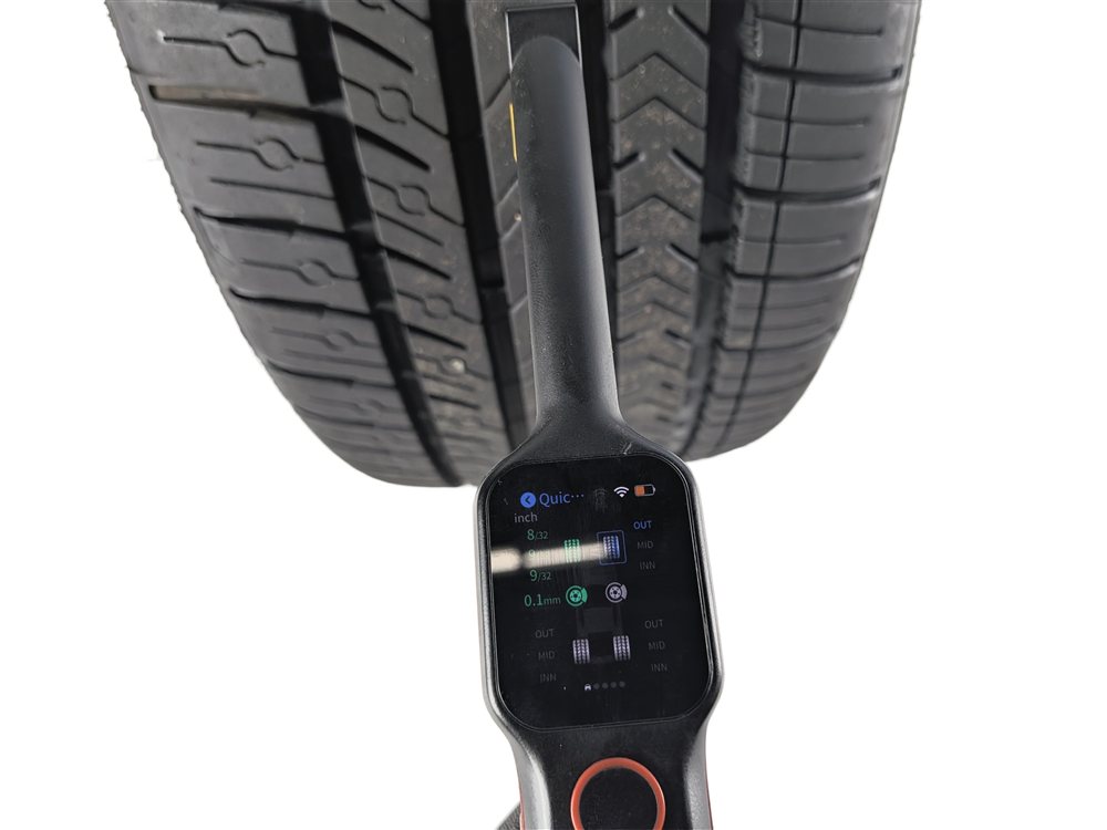 Thumbnail 7: MICHELIN PILOT SPORT ALL SEASON 4 225/40ZR18 92Y XL 8/32 DOT 0826 TIRE