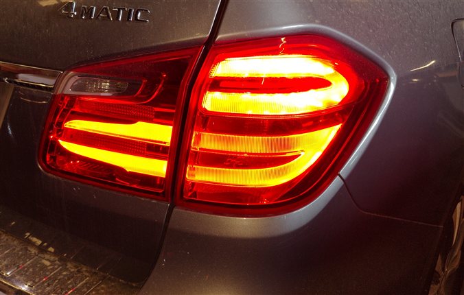 Thumbnail 2: 13-16 MERCEDES GL (X166) REAR RIGHT PASSENGER OUTER TAILLIGHT BRAKE LIGHT LAMP