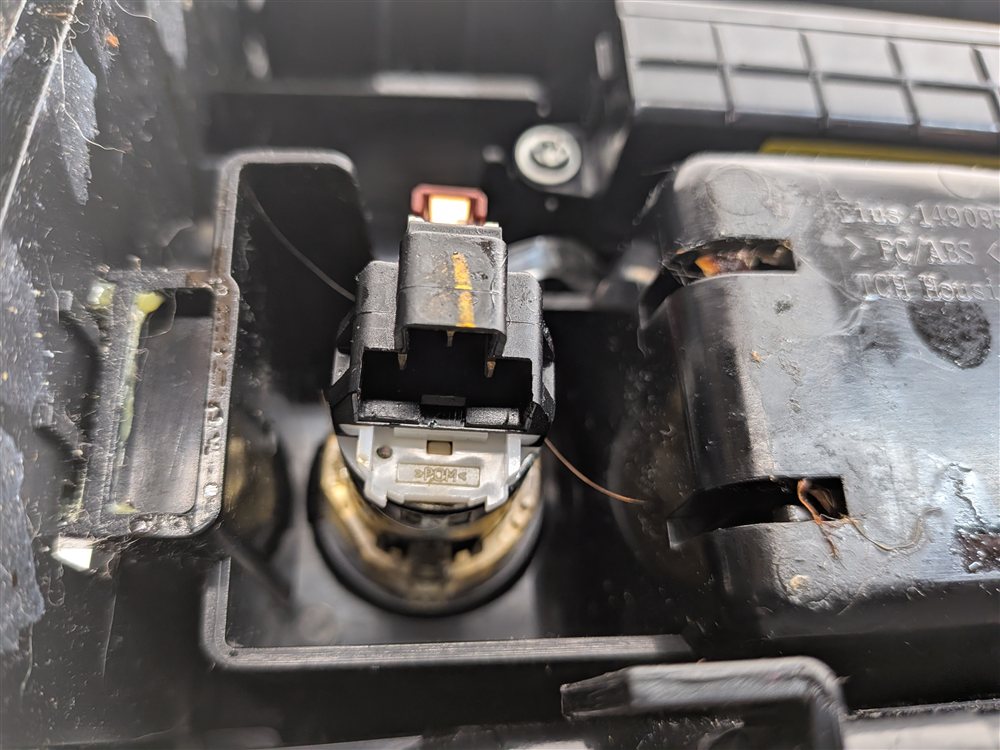 Thumbnail 10: 2015 MERCEDES GL450 X166 FRONT CENTER CONSOLE HEATED COOLED CUP HOLDER (BLACK)