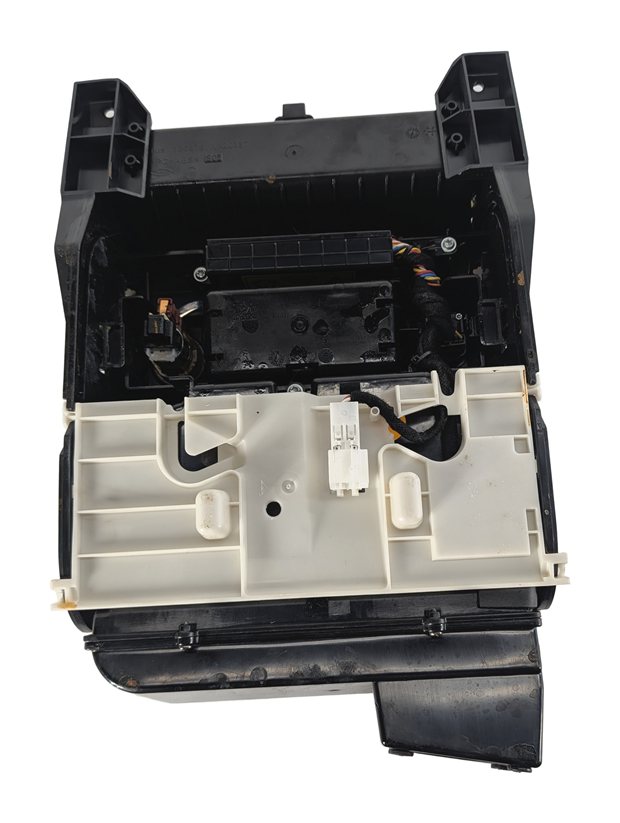 Thumbnail 8: 2015 MERCEDES GL450 X166 FRONT CENTER CONSOLE HEATED COOLED CUP HOLDER (BLACK)