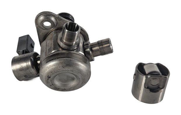 Thumbnail 6: 11-20 MERCEDES E S SL GL (W205 W166 W212 X166 X253) V8 LEFT MECHANICAL FUEL PUMP