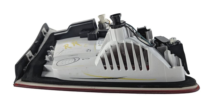 Thumbnail 8: 13-16 MERCEDES GL350 GL450 GL550 (X166) REAR RIGHT INNER TAILLIGHT LIGHT LAMP