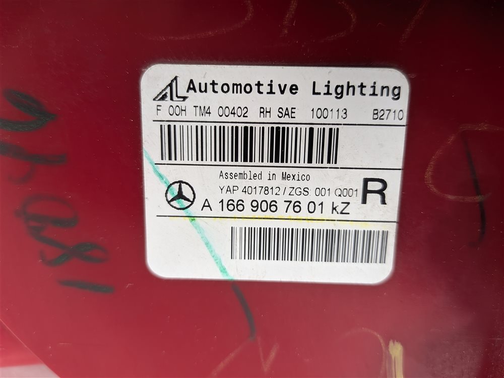 Thumbnail 9: 13-16 MERCEDES GL (X166) REAR RIGHT PASSENGER OUTER TAILLIGHT BRAKE LIGHT LAMP