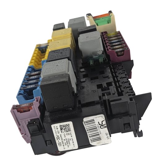 Thumbnail 2: 2013-2016 MERCEDES GL350 GL450 GL550 GL63 X166 FRONT POWER DISTRIBUTION FUSE BOX