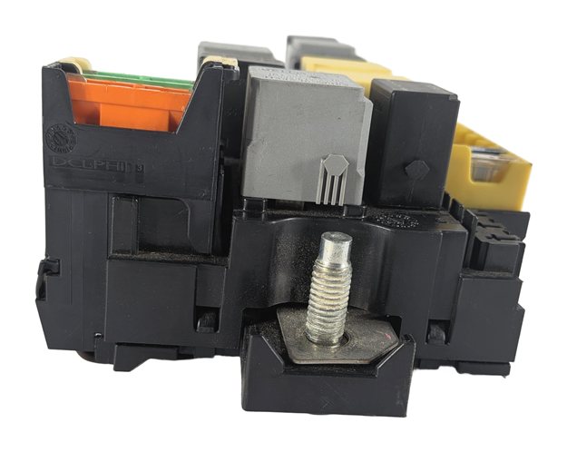 Thumbnail 5: 2013-2016 MERCEDES GL350 GL450 GL550 GL63 X166 FRONT POWER DISTRIBUTION FUSE BOX