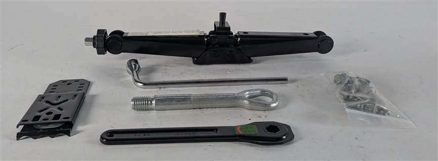 Thumbnail 6: 13-21 MERCEDES BENZ GL GLE GLS ML CLASS W166 X166 SPARE TIRE JACK KIT TOOL SET
