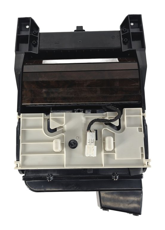 Thumbnail 7: 2014 MERCEDES GL550 (X166) CENTER CONSOLE HEATED COOLED CUP HOLDER (Walnut)