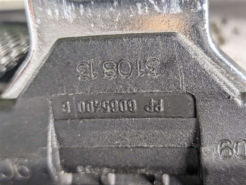 Thumbnail 8: 2014 MERCEDES GL550 (X166) REAR RIGHT 2ND ROW SEAT SEATBELT RETRACTOR (Black)