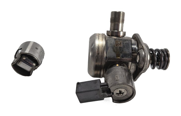 Thumbnail 2: 11-20 MERCEDES E S SL GL (W205 W166 W212 X166 X253) RIGHT MECHANICAL FUEL PUMP