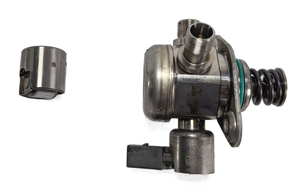 Thumbnail 3: 11-20 MERCEDES E S SL GL (W205 W166 W212 X166 X253) RIGHT MECHANICAL FUEL PUMP