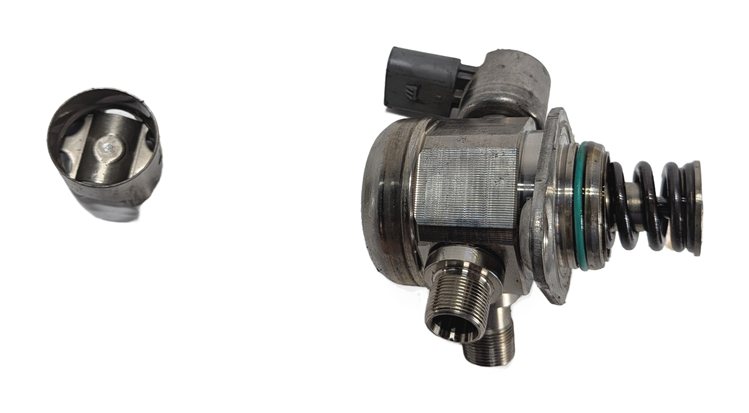 Thumbnail 4: 11-20 MERCEDES E S SL GL (W205 W166 W212 X166 X253) RIGHT MECHANICAL FUEL PUMP