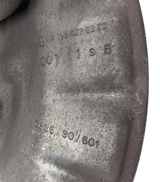 Thumbnail 5: 2012-2015 MERCEDES GL350 GL450 GL550 ML350 (W166 X166) LEFT REAR SPINDLE KNUCKLE