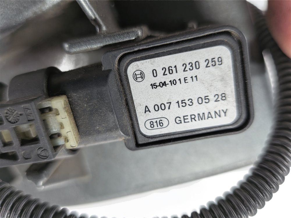 Thumbnail 7: 2012-2019 MERCEDES E63 S63 GL63 GLE63 AMG M157 RIGHT AIR CLEANER INTAKE BOX