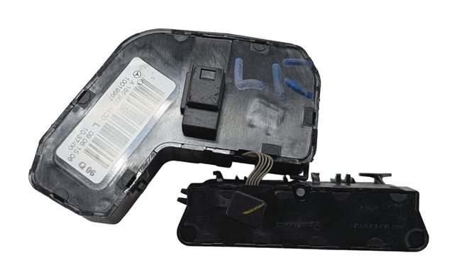 Thumbnail 4: 12-18 CLA G GL ML C117 W166 W242 W463 X166 FRONT LEFT DRIVER MEMORY SEAT SWITCH