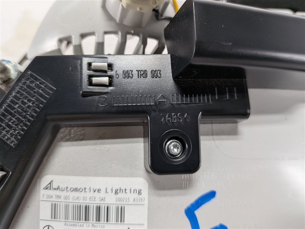 Thumbnail 8: 13-16 MERCEDES GL350 GL450 GL550 (X166) LEFT DRIVER INNER TAILLIGHT LIGHT LAMP