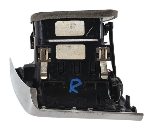 Thumbnail 4: 2016 MERCEDES GL63 (X166) FRONT RIGHT DASH HEAT AIR AC VENT (Black)
