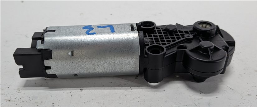 Thumbnail 2: 2016 MERCEDES GL63 (X166) REAR THIRD 3RD ROW POWER SEAT FOLD MOTOR