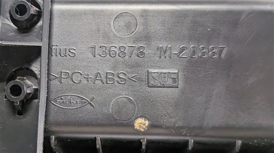 Thumbnail 6: 2016 MERCEDES GL63 (X166) CENTER CONSOLE HEATED COOLED CUP HOLDER 12V SOCKET