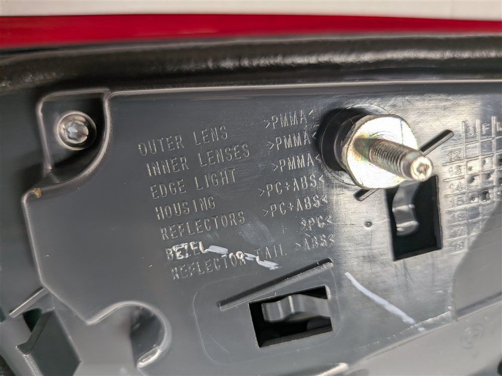 Thumbnail 9: 14-18 BMW X5 X5M ///M (F15 F85) RIGHT PASSENGER REAR INNER TAILLIGHT LIGHT LAMP