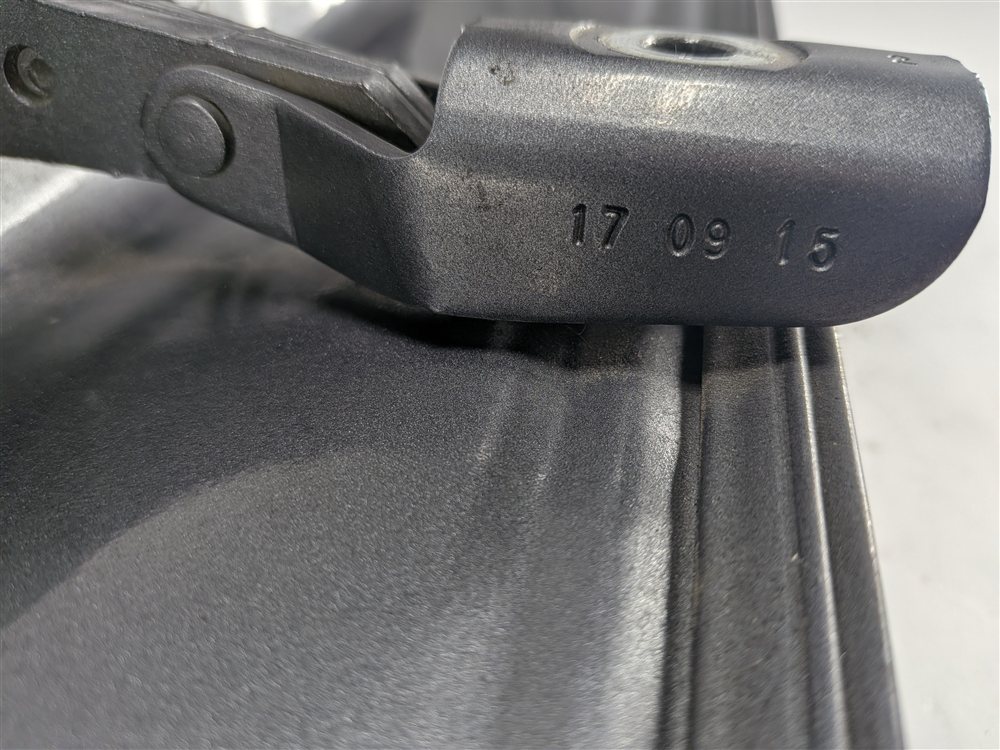 Thumbnail 7: 14-18 BMW X5 X5M (F15 F85) REAR LOWER TRUNK TAILGATE TAIL GATE ASSEMLY (Grey)