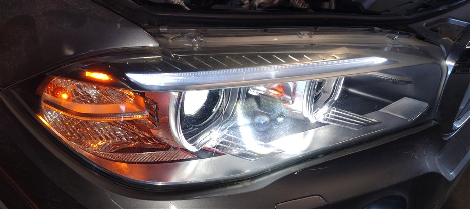 Thumbnail 2: 2014-2019 BMW X5 X6 X5M X6M (F15 F16 F85 F86) RIGHT XENON HID ADAPTIVE HEADLIGHT