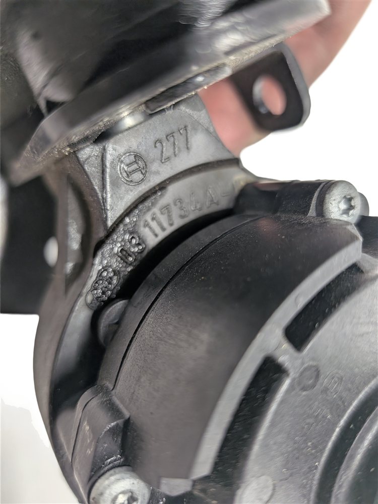 Thumbnail 6: 16 BMW X5 (F15) 2.0L HYBRID (N20B20A) AUXILIARY WATER COOLANT PUMP w/BRACKET