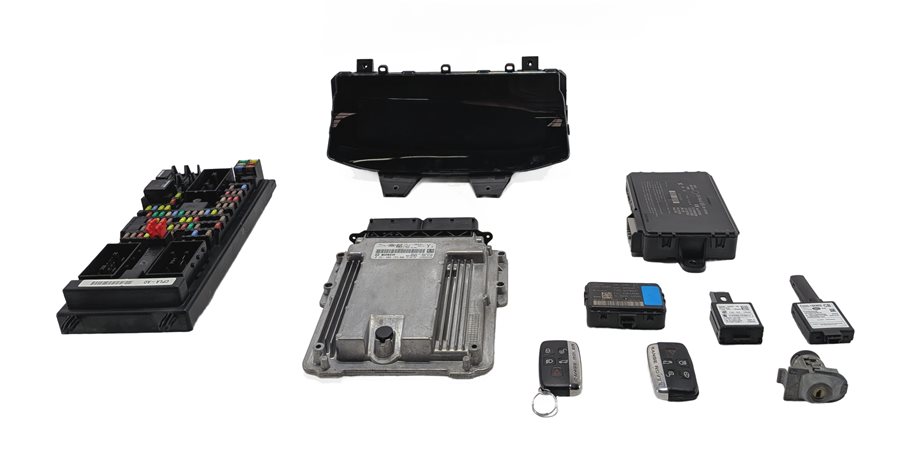 Thumbnail 3: 2013-2016 RANGE ROVER (L405) 5.0L N/A AJ133 ECM CLUSTER KEYLESS IGNITION KEY SET