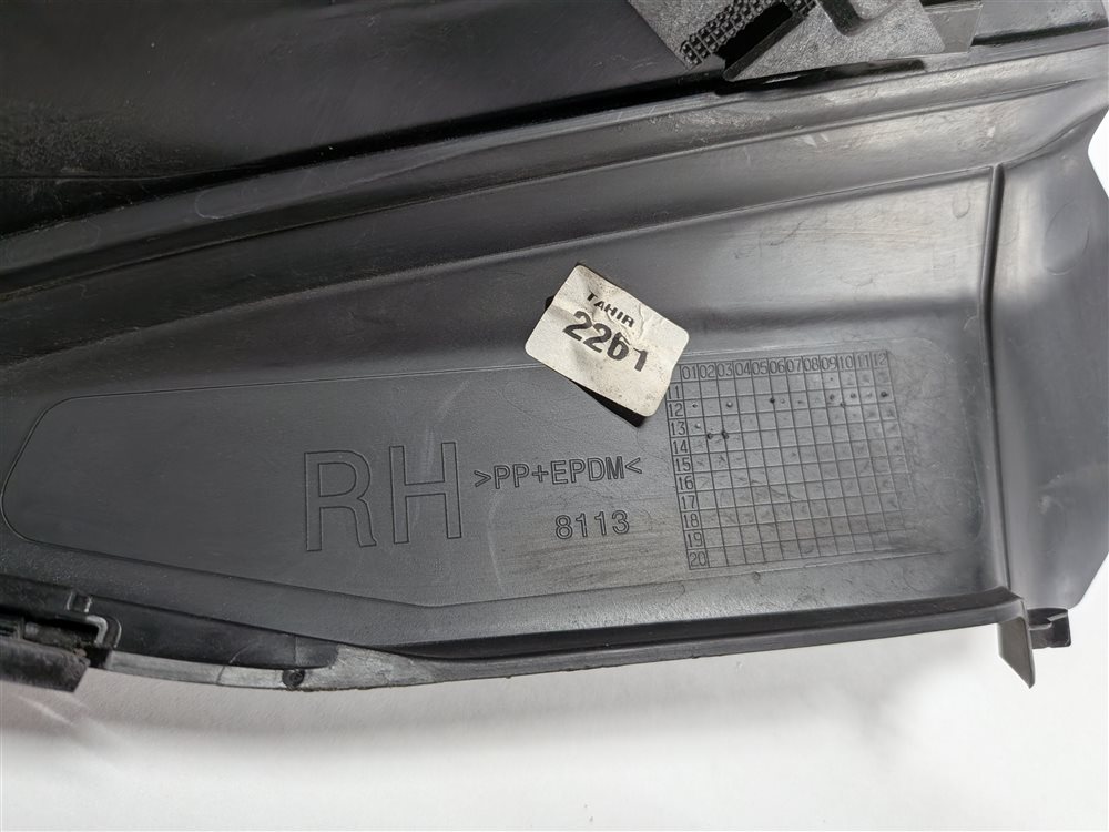 Thumbnail 10: 2013 RANGE ROVER (L405) REAR RIGHT QUARTER PANEL APPLIQUE MOLDING GLOSS BLACK