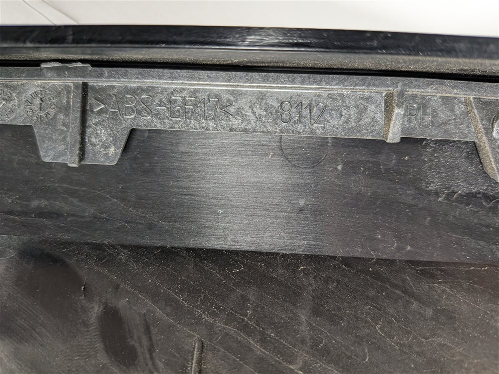 Thumbnail 11: 2013 RANGE ROVER (L405) REAR RIGHT QUARTER PANEL APPLIQUE MOLDING GLOSS BLACK