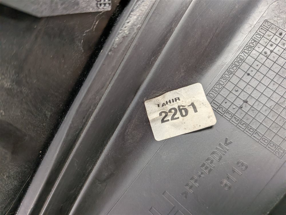 Thumbnail 8: 2013 RANGE ROVER (L405) REAR RIGHT QUARTER PANEL APPLIQUE MOLDING GLOSS BLACK