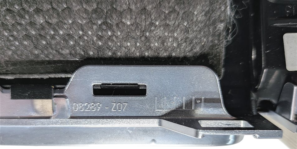 Thumbnail 6: 2013 RANGE ROVER (L405) FRONT CENTER DASH HEAT AIR AC VENT OUTLET BEZEL (Black)
