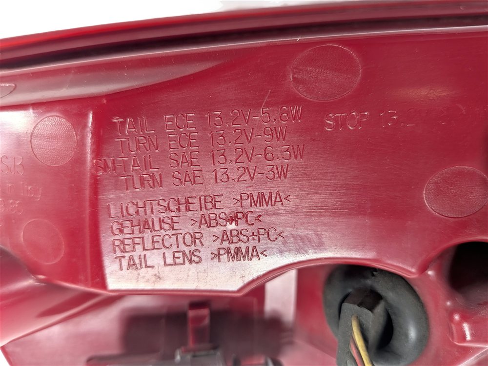 Thumbnail 6: 13-17 AUDI A5 S5 RS5 (B8 8T) REAR RIGHT OUTER TAILLIGHT BRAKE LIGHT LAMP (LED)